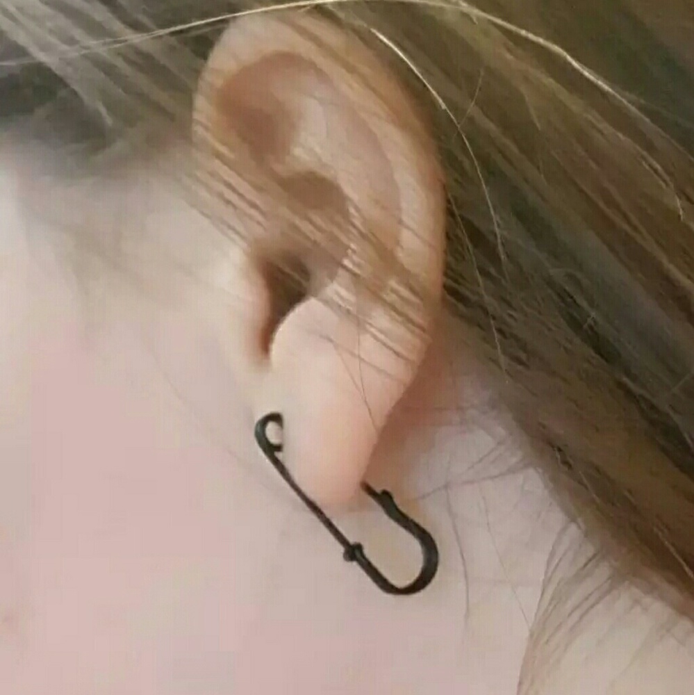 Safety Pin Earrings Vintage Style - Picture 4 of 8